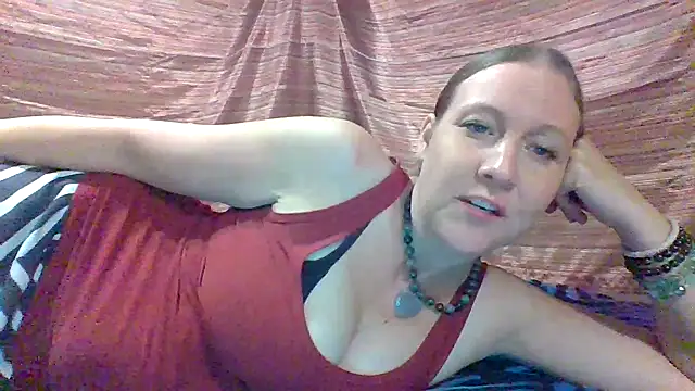 Snapshot of chickandherdick chatting on October 12, 12:20 am chickandherdick online show from October 12, 12:20 am