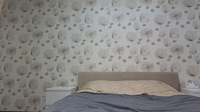 Annabel theMoon online show from October 6, 2:31 am