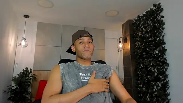 Snapshot of B_Wild chatting on July 23, 3:48 am B Wild online show from July 23, 3:48 am