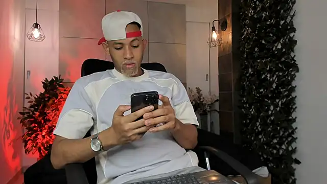 Snapshot of B_Wild chatting on July 26, 3:36 am B Wild online show from July 26, 3:36 am