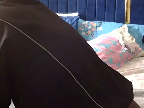 Snapshot of Playroom_queen chatting on December 18, 11:05 am Playroom queen online show from December 18, 11:05 am