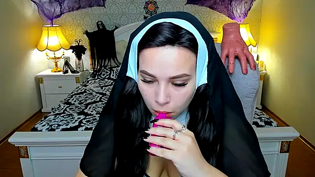 Snapshot of OmniaSher chatting on October 28, 10:52 am OmniaSher online show from October 28, 10:52 am