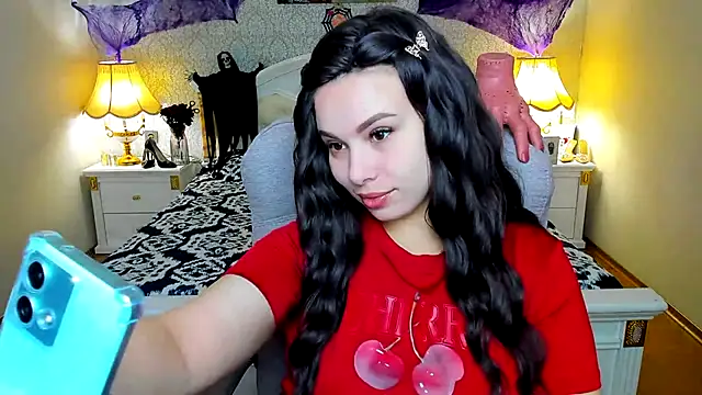 Snapshot of OmniaSher chatting on November 4, 10:36 am OmniaSher online show from November 4, 10:36 am