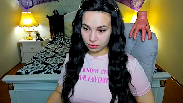 Snapshot of OmniaSher chatting on November 5, 10:26 am OmniaSher online show from November 5, 10:26 am