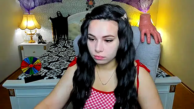 Snapshot of OmniaSher chatting on November 8, 10:48 am OmniaSher online show from November 8, 10:48 am