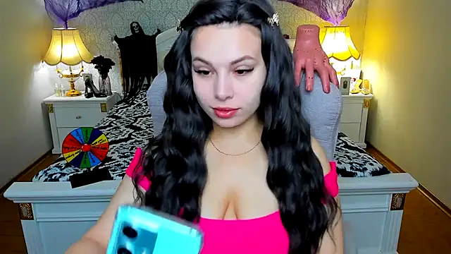 Snapshot of OmniaSher chatting on November 11, 10:04 am OmniaSher online show from November 11, 10:04 am