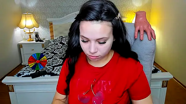 Snapshot of OmniaSher chatting on November 14, 10:58 am OmniaSher online show from November 14, 10:58 am