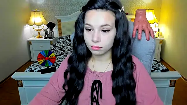 Snapshot of OmniaSher chatting on November 16, 10:43 am OmniaSher online show from November 16, 10:43 am