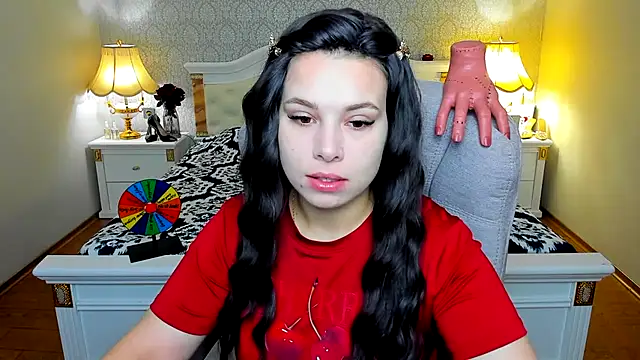 Snapshot of OmniaSher chatting on November 19, 10:15 am OmniaSher online show from November 19, 10:15 am