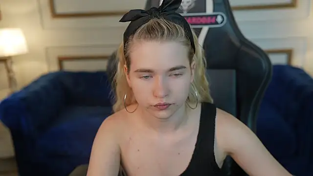 Snapshot of Ava_kiss054 chatting on July 5, 11:17 am Ava kiss054 online show from July 5, 11:17 am