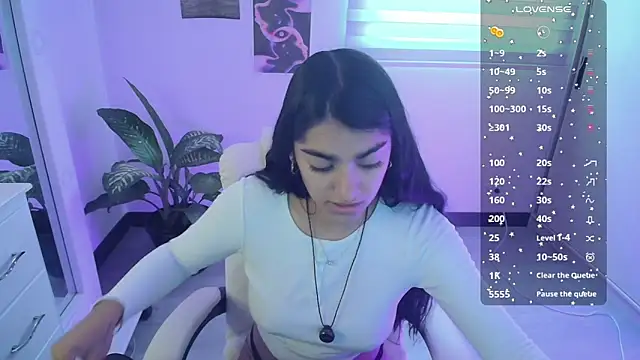 Snapshot of amarasilk_ chatting on June 24, 5:23 pm amarasilk online show from June 24, 5:23 pm