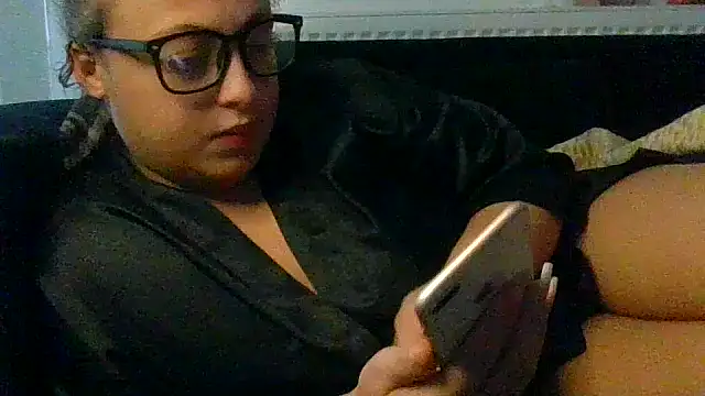 Welsh Maya19X online show from October 17, 12:30 pm