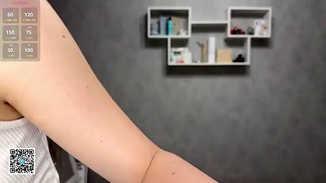 Snapshot of RinaMirinda chatting on December 14, 11:15 am RinaMirinda online show from December 14, 11:15 am