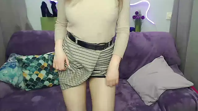 GloriyaDre online show from December 5, 5:53 pm