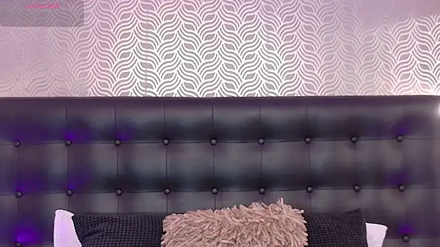 Snapshot of NaiaraMasson_ chatting on July 1, 11:56 am NaiaraMasson online show from July 1, 11:56 am
