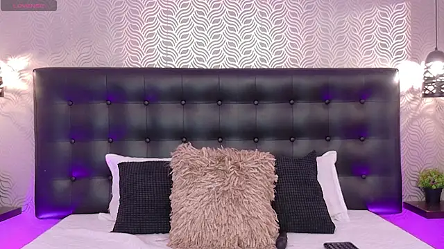 Snapshot of NaiaraMasson_ chatting on July 3, 12:00 pm NaiaraMasson online show from July 3, 12:00 pm