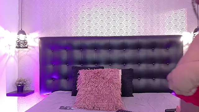 Snapshot of NaiaraMasson_ chatting on July 31, 11:53 am NaiaraMasson online show from July 31, 11:53 am