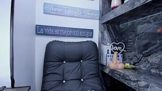 Snapshot of foxy_zoe chatting on July 29, 6:06 pm foxy zoe online show from July 29, 6:06 pm