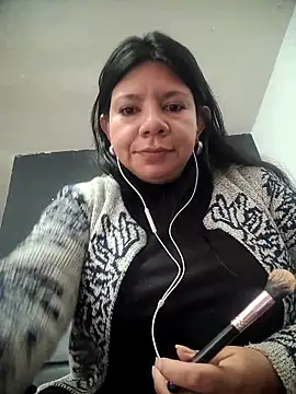 kinky momm online show from October 25, 1:51 pm