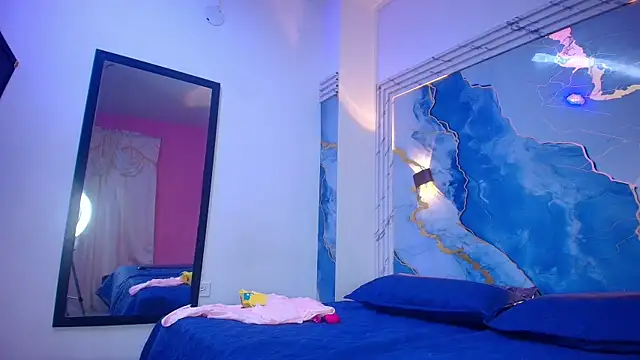 Evelin thompsson online show from September 17, 3:08 am