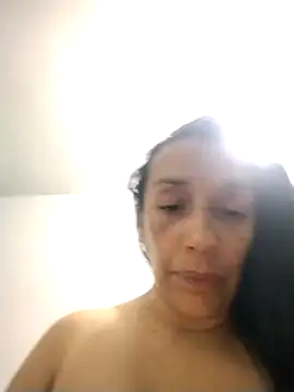 Snapshot of Shantey_Laurent chatting on May 6, 3:24 am Shantey Laurent online show from May 6, 3:24 am