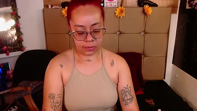 Snapshot of MIA__SPENCER chatting on March 27, 3:23 pm MIA SPENCER online show from March 27, 3:23 pm