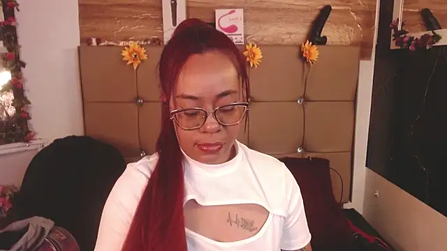 Snapshot of MIA__SPENCER chatting on April 30, 8:57 pm MIA SPENCER online show from April 30, 8:57 pm
