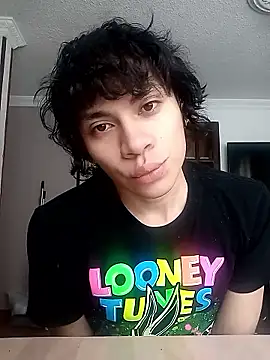 Snapshot of kittymutant99 chatting on January 8, 1:02 pm kittymutant99 online show from January 8, 1:02 pm