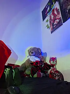 carolinerue online show from January 17, 11:04 am