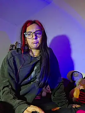 carolinerue online show from January 18, 11:58 am