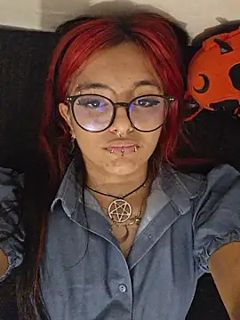 carolinerue online show from June 26, 11:42 pm