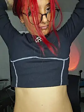 carolinerue online show from July 15, 12:49 am