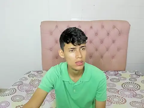 Snapshot of asbeell_grigory chatting on October 21, 8:53 pm asbeell grigory online show from October 21, 8:53 pm