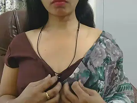 MISS SOMIYA online show from May 7, 3:50 pm