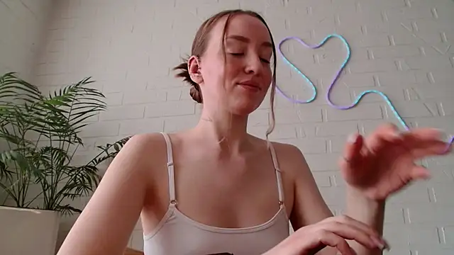 WhitePrincessLuna online show from April 27, 1:42 pm