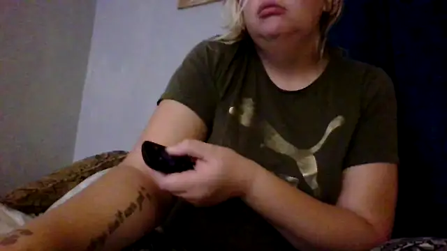 Snapshot of Gabbygade chatting on September 15, 2:44 am Gabbygade online show from September 15, 2:44 am