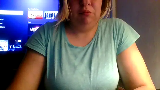 Snapshot of Gabbygade chatting on September 17, 7:32 am Gabbygade online show from September 17, 7:32 am