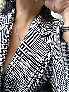 Misshot 01 online show from September 30, 7:08 pm