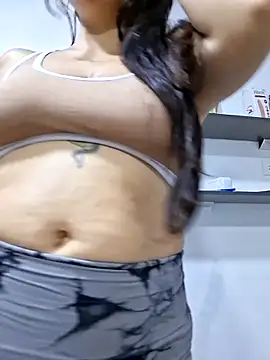 Snapshot of Shell_Latina chatting on June 17, 12:24 am Shell Latina online show from June 17, 12:24 am