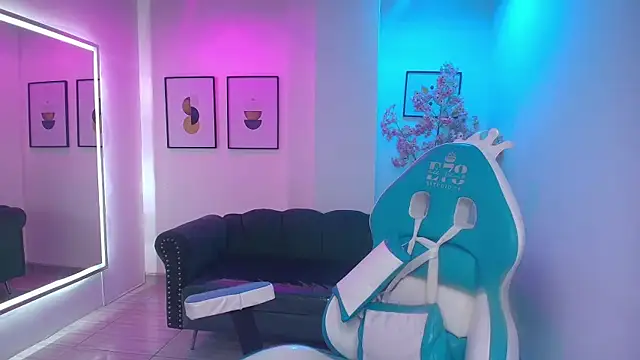 Black roseee online show from April 28, 4:17 am