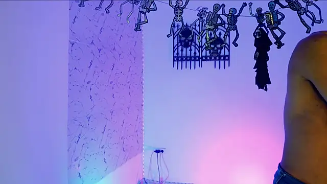 lorian vikel online show from October 25, 3:03 am