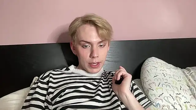 Snapshot of scottishtwink01 chatting on September 29, 8:02 pm scottishtwink01 online show from September 29, 8:02 pm