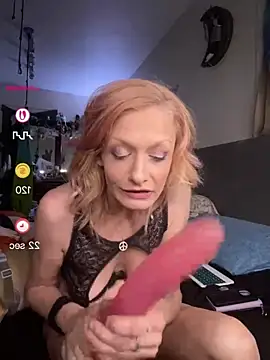 Snapshot of Daphneflor chatting on July 2, 4:07 am Daphneflor online show from July 2, 4:07 am