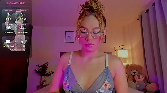Snapshot of OxanaFedorova1- chatting on June 4, 8:37 pm OxanaFedorova1- online show from June 4, 8:37 pm