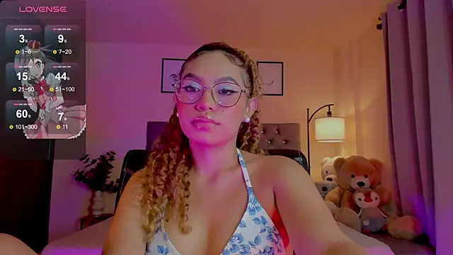 Snapshot of OxanaFedorova1- chatting on June 14, 2:24 am OxanaFedorova1- online show from June 14, 2:24 am