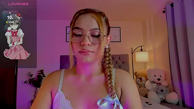 Snapshot of OxanaFedorova1- chatting on August 8, 8:44 pm OxanaFedorova1- online show from August 8, 8:44 pm