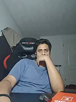 Snapshot of eyepach96 chatting on November 6, 1:17 am eyepach96 online show from November 6, 1:17 am