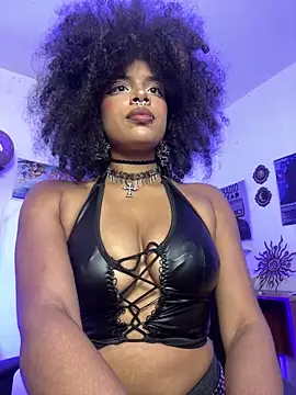 Snapshot of Raven_luv chatting on May 15, 8:49 pm Raven luv online show from May 15, 8:49 pm