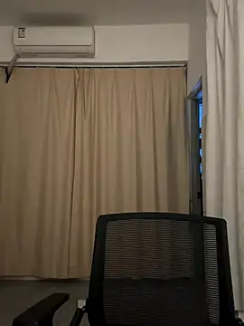 Snapshot of wly2028 chatting on November 12, 12:27 pm wly2028 online show from November 12, 12:27 pm