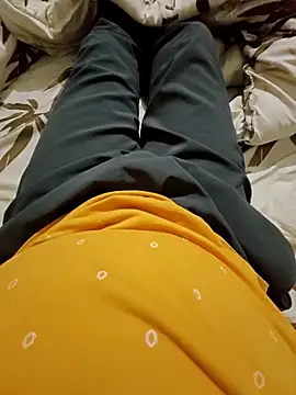 Snapshot of Famit025 chatting on November 23, 1:44 pm Famit025 online show from November 23, 1:44 pm